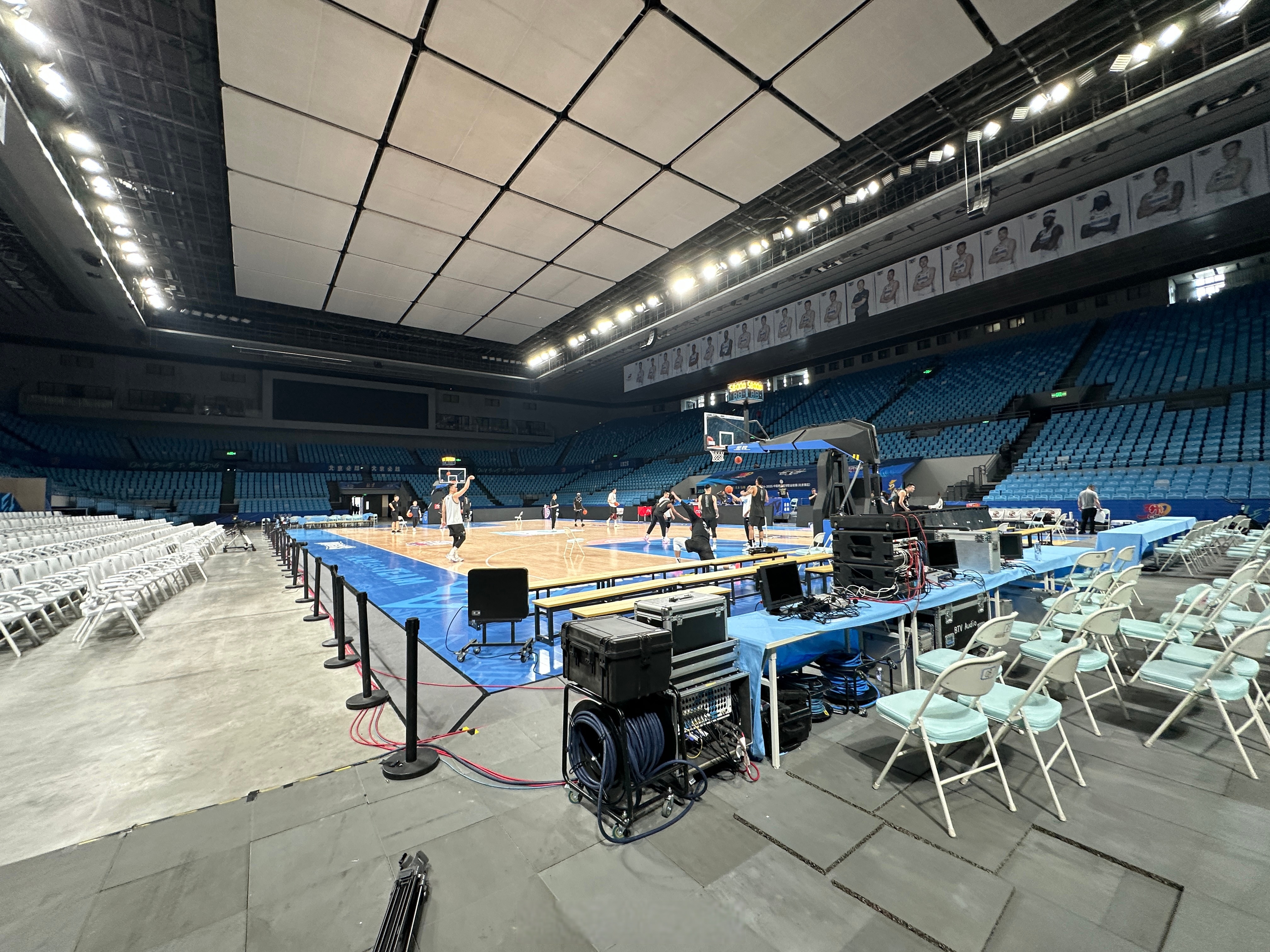 包含北京首钢训练开放日,集结日复出首秀引欢呼,CBA常规赛在即,身体对抗强度拉满的词条 包含北京首钢训练开放日,集结日复出首秀引欢呼,CBA常规赛在即,身体对抗强度拉满的词条