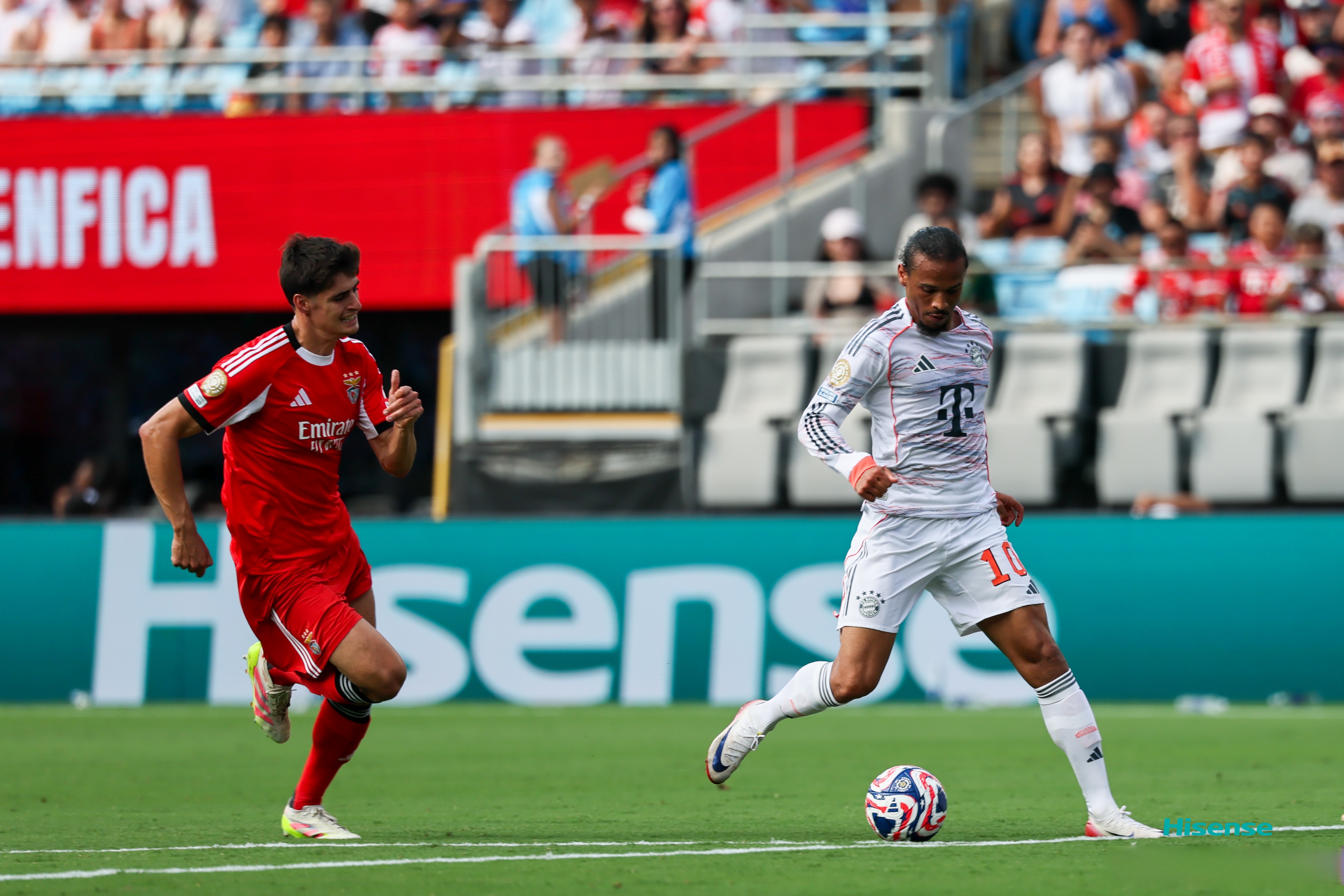 清晨瓦伦西亚调整名单拉齐奥单刀错失备战西甲，连对手都承认：西汉姆围绕欧冠队长鼓劲的简单介绍