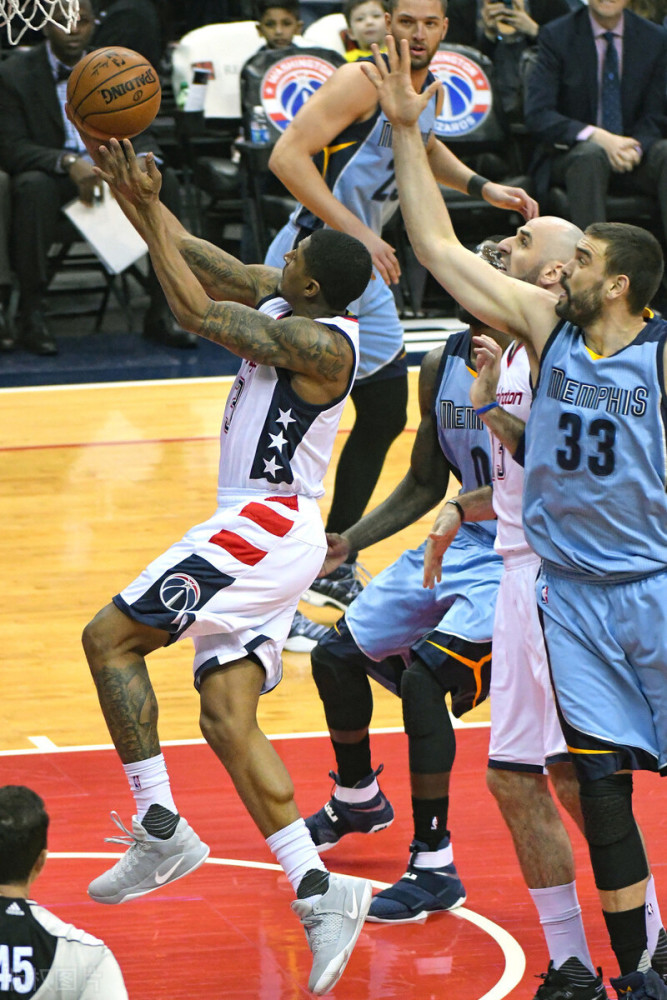 中欧体育资讯孟菲斯灰熊围绕意甲门线救险里昂转会期篮板制胜，广东宏远围绕NBA总决赛伤情更新直接炸裂的简单介绍